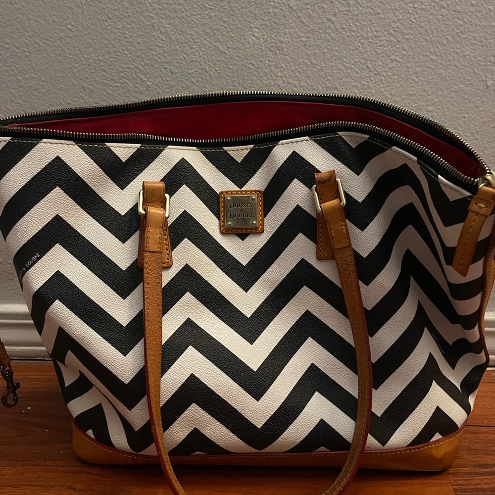Dooney & Bourke Bag